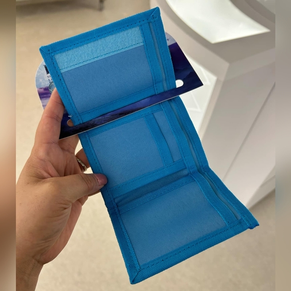 Disney frozen girls sunglasses & case set - Picture 3 of 3